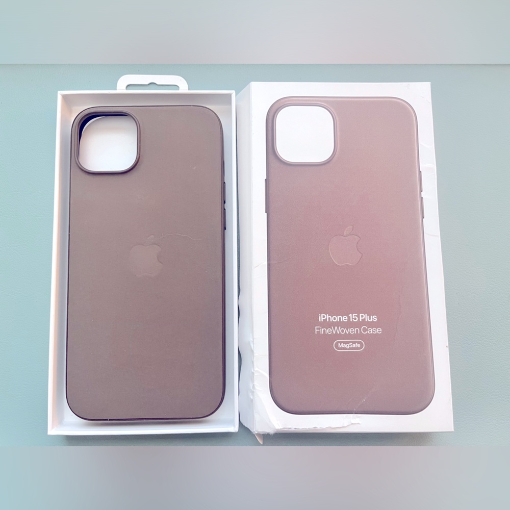 Brand new iPhone 15 Plus Woven Case - Taupe